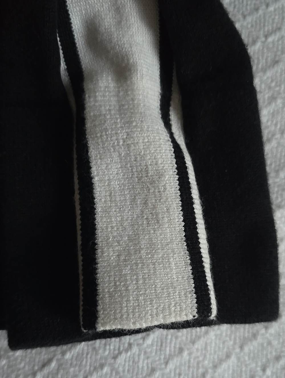 💥EA7 Emporio Armani Black V-Neck Knit Sweater Striped Sides & Sleeves L - Picture 12 of 13